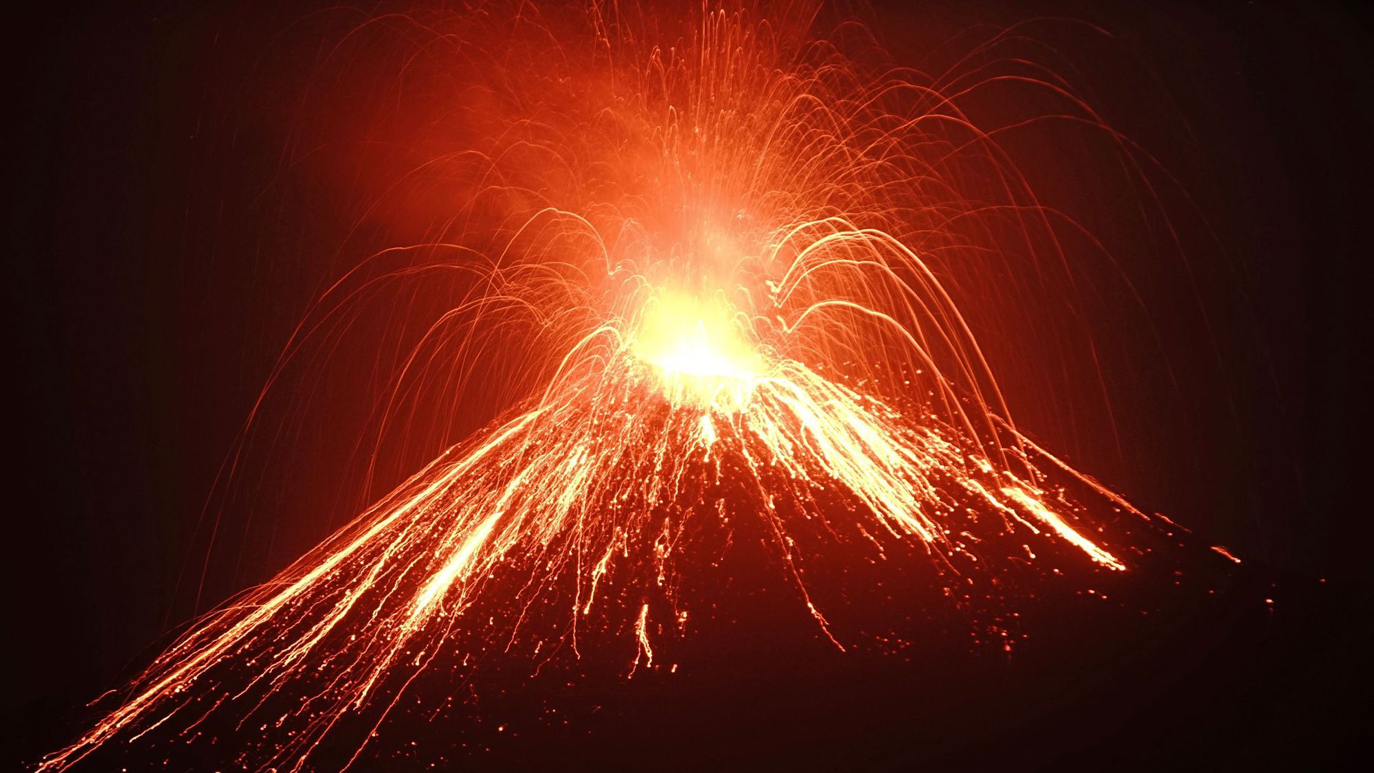Les volcans  les plus dangereux du monde  Montagne Trekking