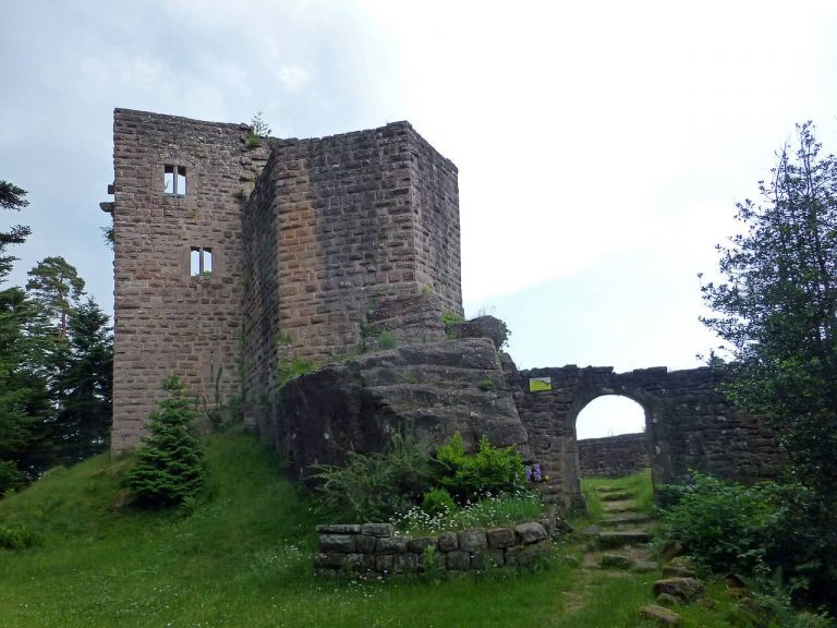 Du Rocher du Neuntelstein au Château du Birkenfels par le chemin des Bornes